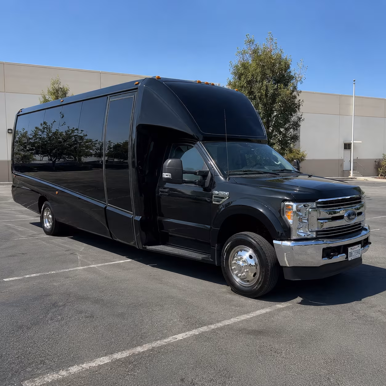 Albuquerque Birthday, Sweet 16, & Quinceañera Transportation party bus exterior